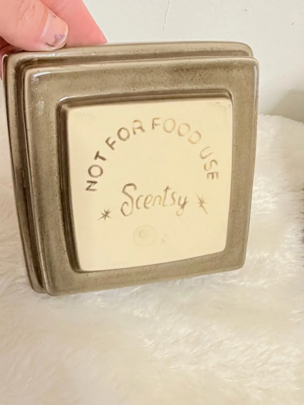 Scentsy Ceramic Home Accent Warmer in Olive Green